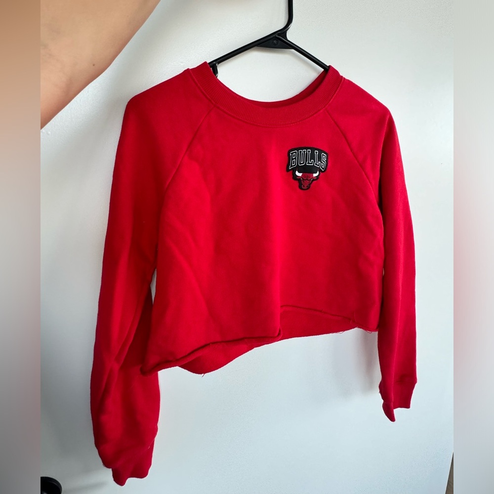 Bulls Cropped Crew Neck Sweatshirt
